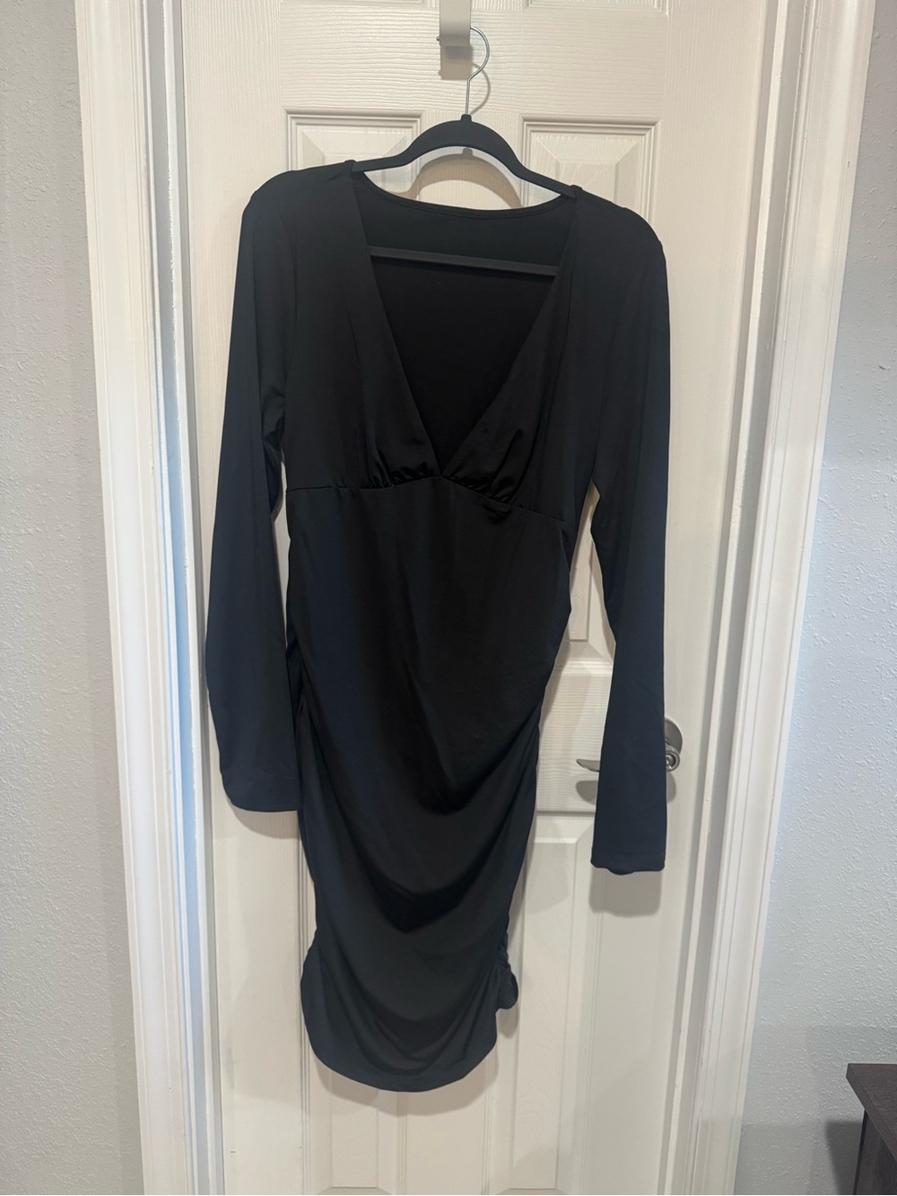 SHEIN Black Long Sleeve V-Neck Ruched Dress